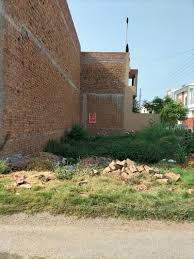 6 Marla Corner Plot J Block Prime location